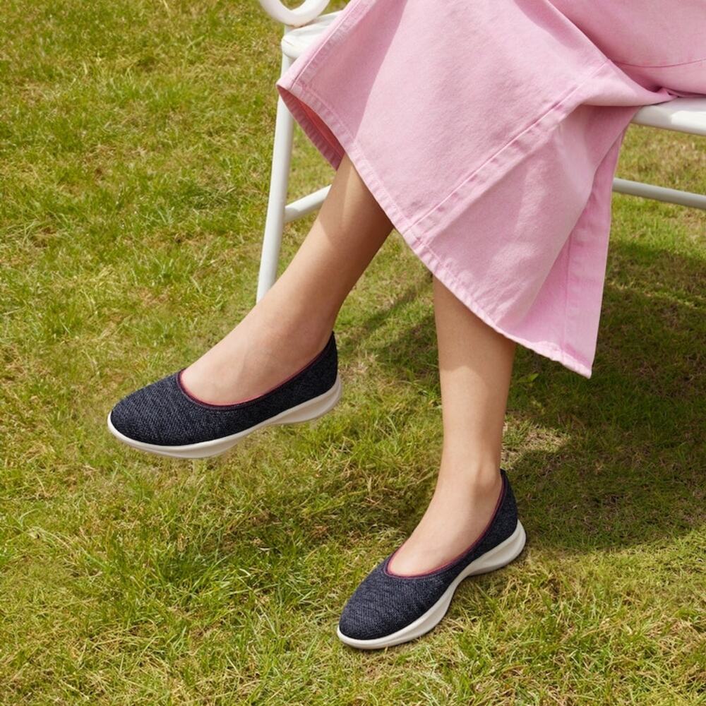 Vivaia Izabel Walker Pro Hybrid Comfort Knit Water RPT Flats Denim Raspberry 9